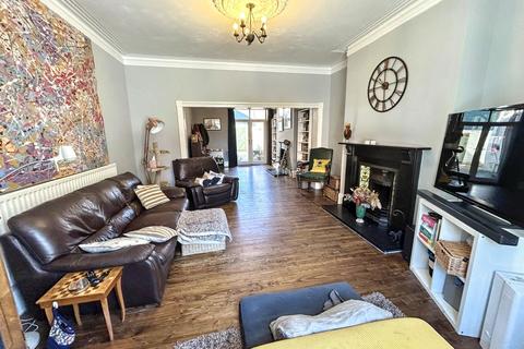 4 bedroom terraced house for sale, Laburnum Avenue, Wallsend, Tyne and Wear, NE28 8HG
