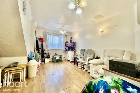 undefined, Villiers Close, Luton