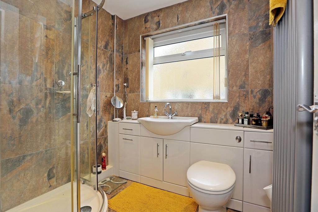 SHOWER ROOM (Ground Floor)