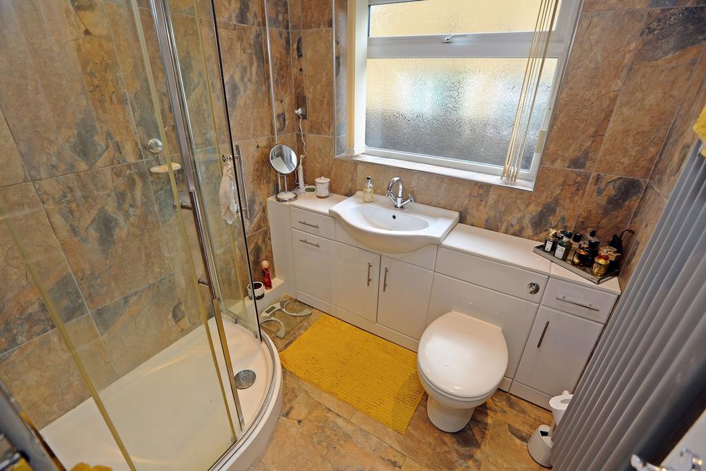 SHOWER ROOM (Ground Floor)