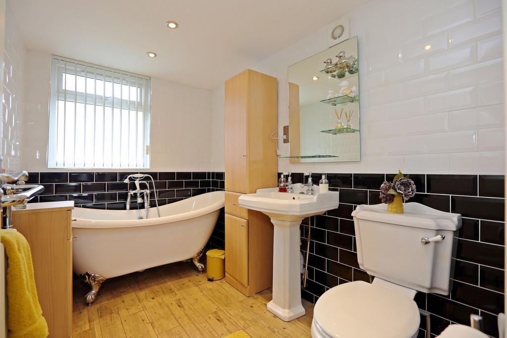 En suite bathroom