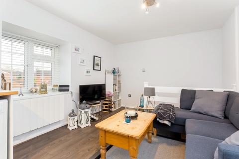 1 bedroom flat for sale, Finnart Close, Weybridge, KT13