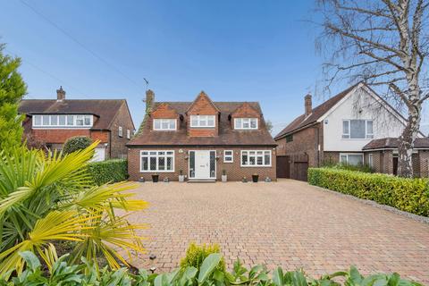4 bedroom detached house for sale, Beacon Way, Rickmansworth, Herts, WD3