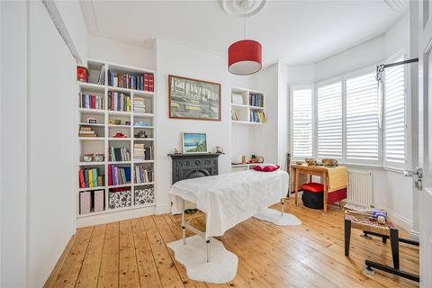 3 bedroom terraced house for sale, Livingstone Road, London, N13
