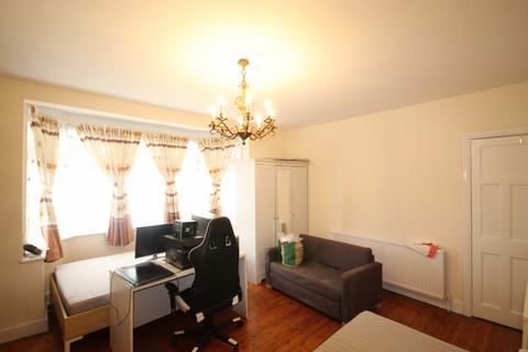 2 bedroom maisonette to rent, Park Chase, Wembley, Middlesex, HA9