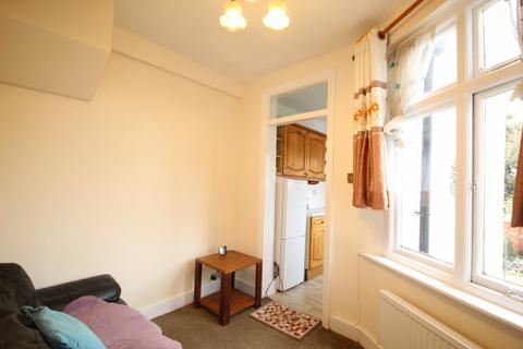 2 bedroom maisonette to rent, Park Chase, Wembley, Middlesex, HA9