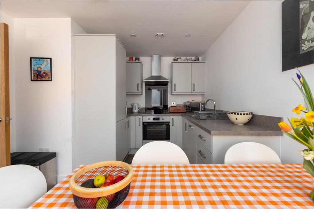 Flat 21, Cooperage Court BS3 1 FF-5.jpg