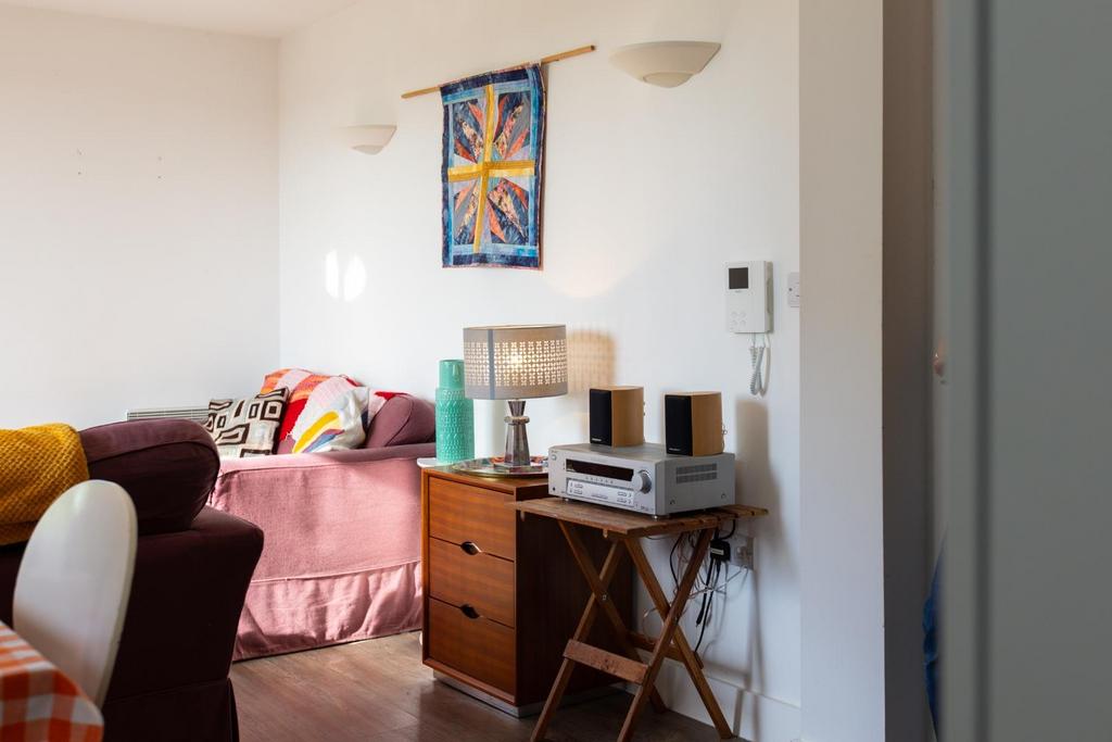 Flat 21, Cooperage Court BS3 1 FF-6.jpg