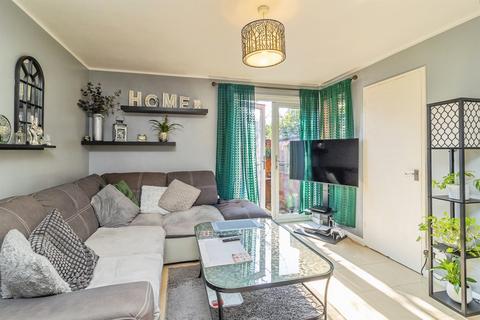 undefined, Tamarisk Court, Walnut Tree, Milton Keynes