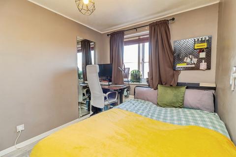 undefined, Tamarisk Court, Walnut Tree, Milton Keynes