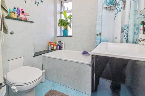 undefined, Tamarisk Court, Walnut Tree, Milton Keynes