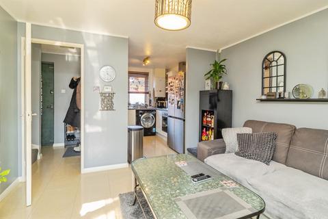 undefined, Tamarisk Court, Walnut Tree, Milton Keynes