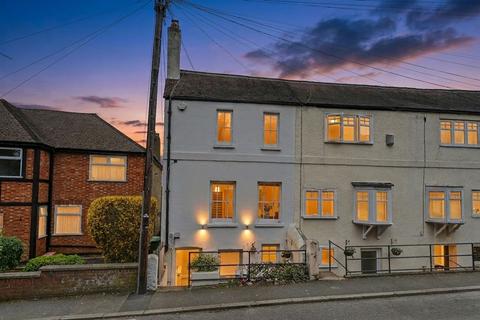 3 bedroom property for sale, Crown Street, Harrow HA2