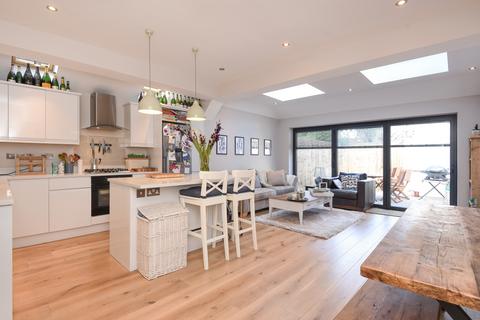 2 bedroom flat to rent, Brookwood Road, Southfields, London, SW18