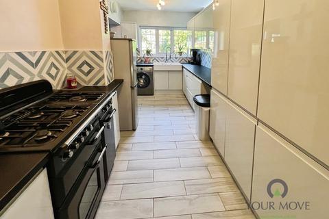 3 bedroom detached house for sale, Elizabeth Grove, West Midlands DY2