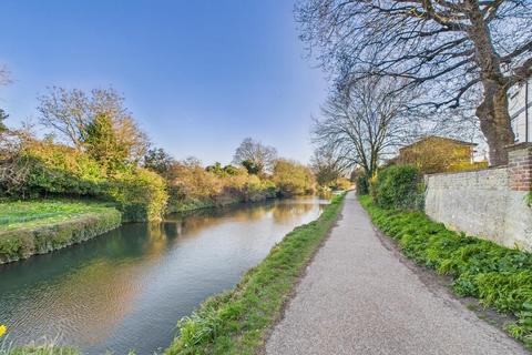 2 bedroom apartment to rent, South Bank, Chichester