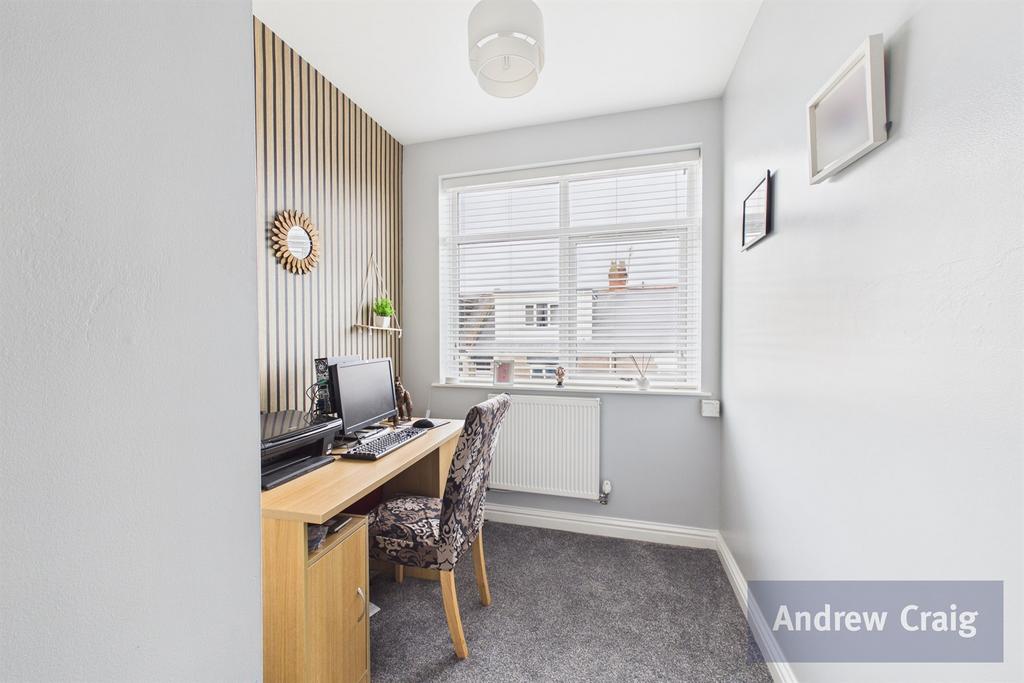 Front Bedroom / Offi