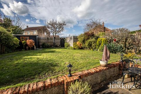 3 bedroom cottage for sale, Blunsdon Road, Haydon Wick, Swindon
