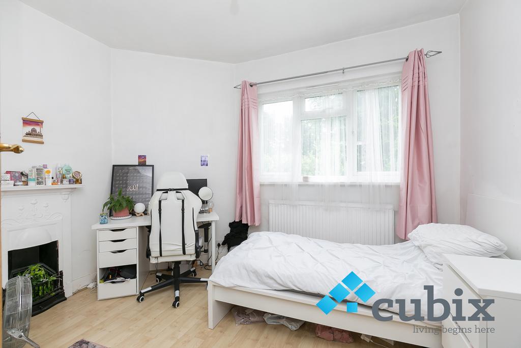 Bedroom, fireplace