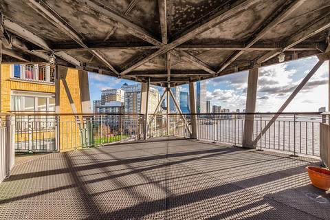 3 bedroom flat to rent, Dundee Wharf, Limehouse, London, E14