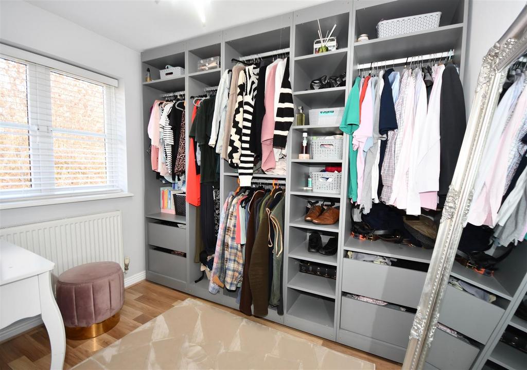 Bedroom/dressing room
