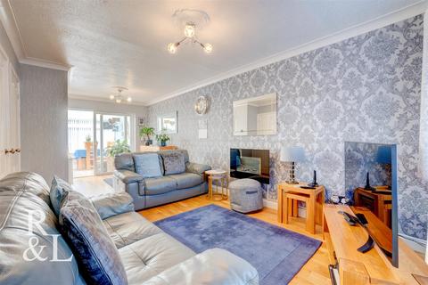 3 bedroom semi-detached house for sale, Riverfield Grove, Tamworth