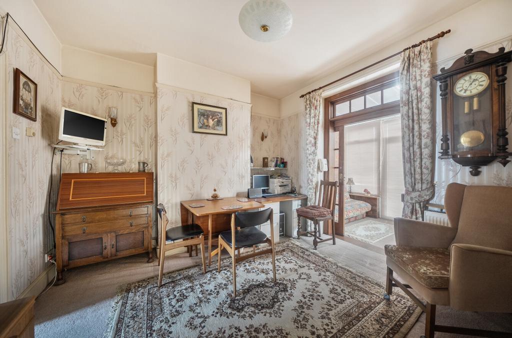 1433085-26-69c15e...