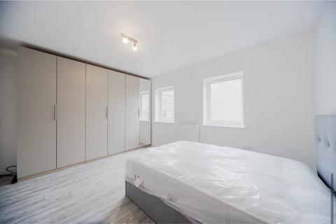 3 bedroom townhouse for sale, London SM6