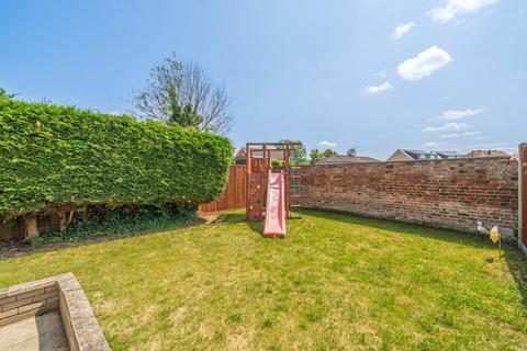 undefined, Walnut Tree Road, Shepperton, TW17