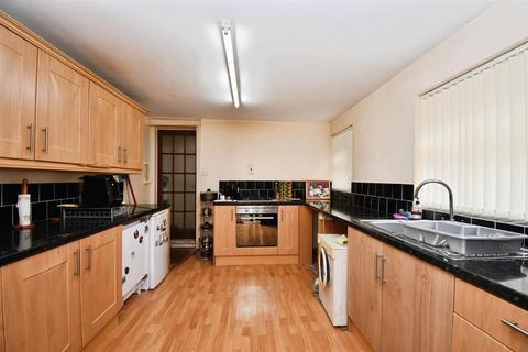 3 bedroom terraced house for sale, Albert Avenue, Hull