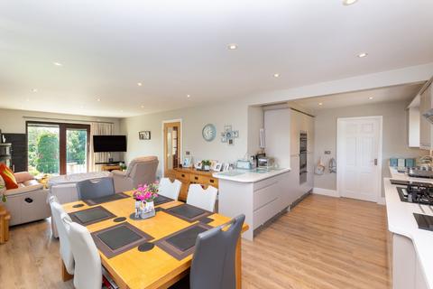 4 bedroom detached house for sale, Penrhosgarnedd, Bangor, Gwynedd, LL57