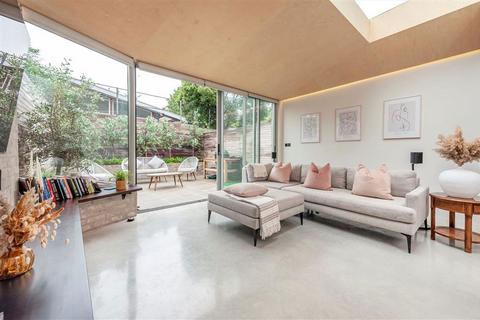 3 bedroom flat for sale, Shandon Road, London SW4