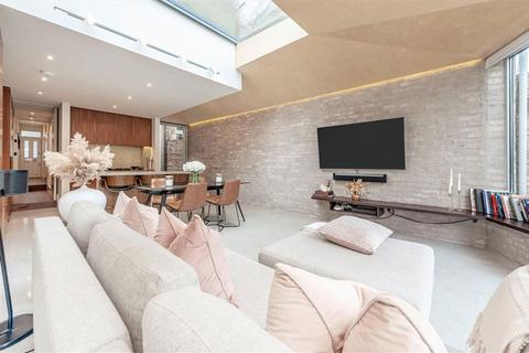 3 bedroom flat for sale, Shandon Road, London SW4