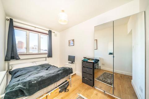 2 bedroom flat to rent, Frogmore, London SW18