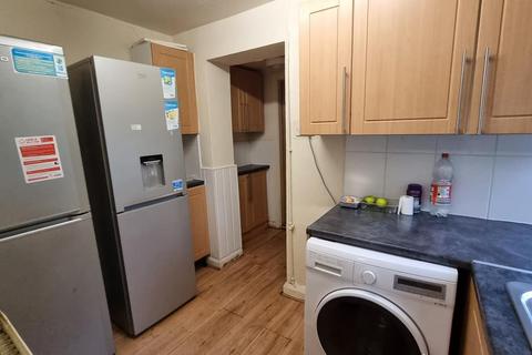 6 bedroom detached house to rent, Croydon Road, Bournbrook B29