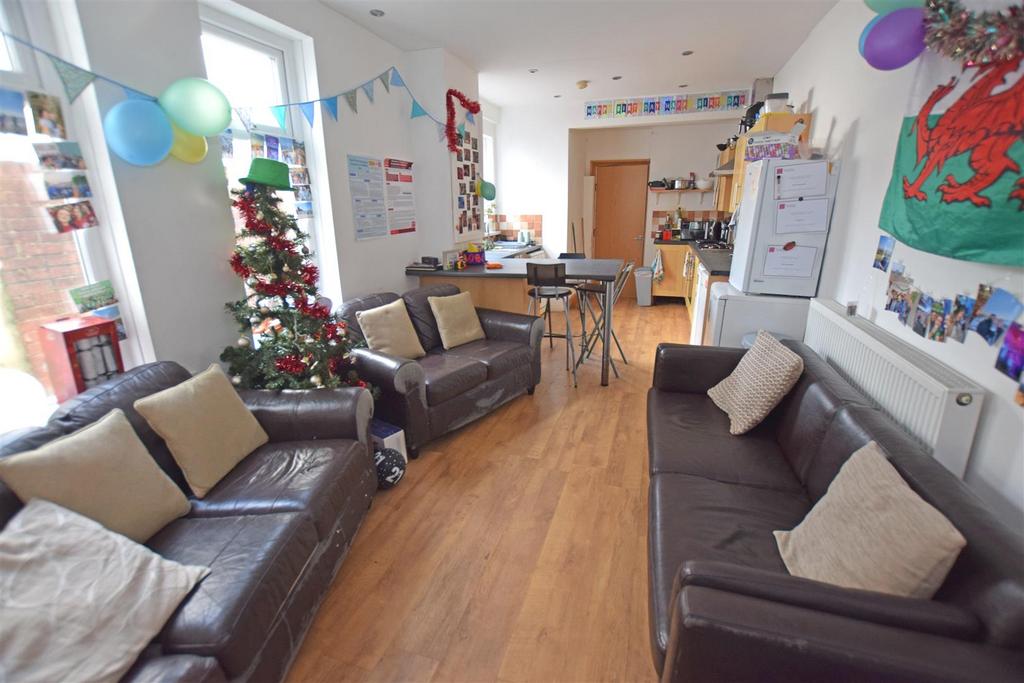 Lounge - kitchen.jpg