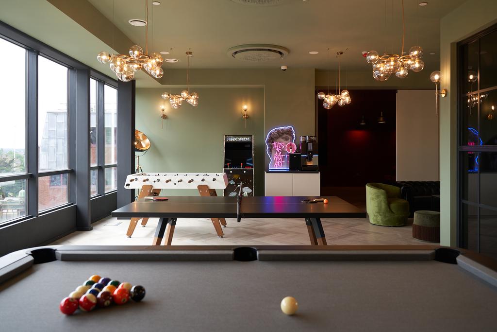 Game lounge