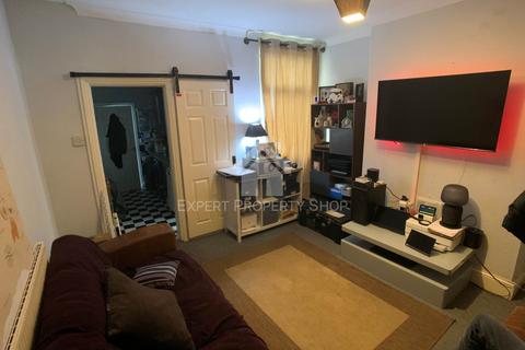 3 bedroom terraced house for sale, Kilton Road, Worksop