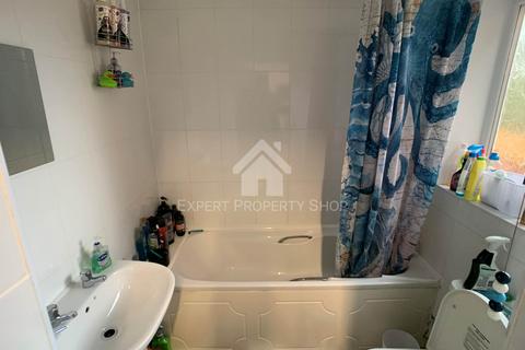 3 bedroom terraced house for sale, Kilton Road, Worksop
