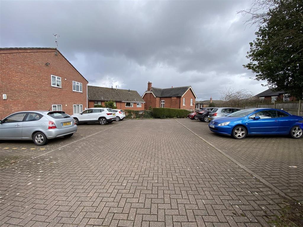 4 Laburnum Lodge3.jpg