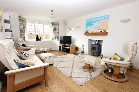undefined, Pioneer Close, Wootton