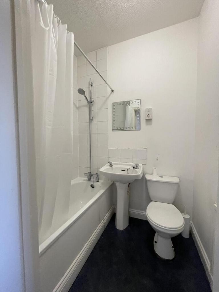 Flat 2 (6).JPG