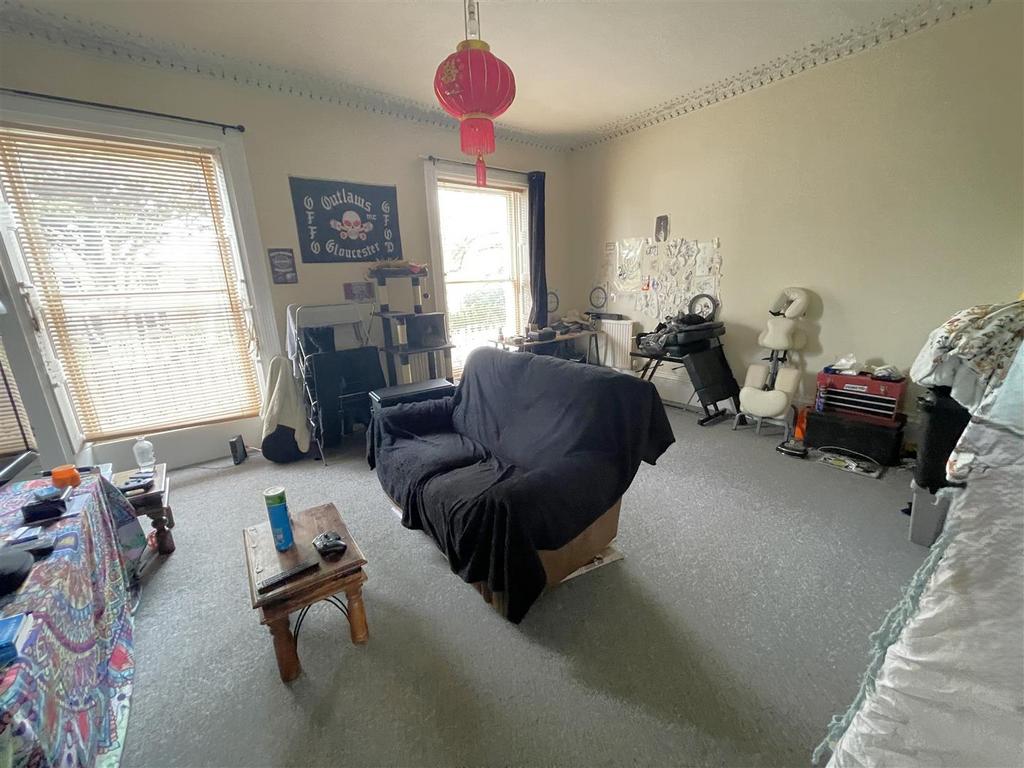 Flat 3 (2).JPG