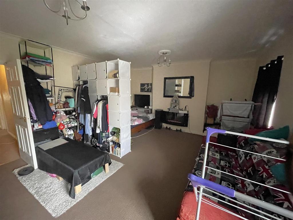 Flat 4 (3).JPG