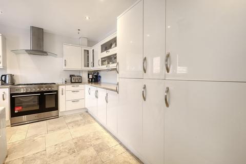 4 bedroom semi-detached house for sale, Chigwell IG7