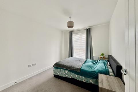 2 bedroom flat for sale, Harebell Road, Bristol BS16
