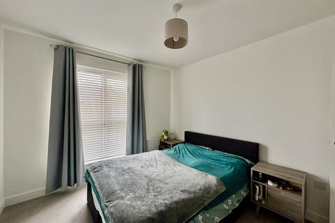 2 bedroom flat for sale, Harebell Road, Bristol BS16