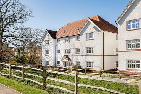 2 bedroom flat for sale, Heron Way, Liphook, Hampshire