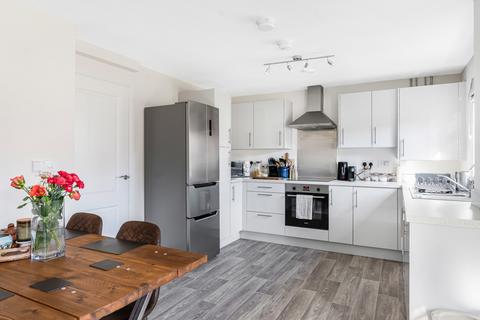 2 bedroom flat for sale, Heron Way, Liphook, Hampshire