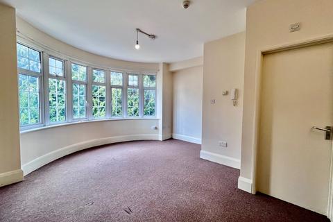 undefined, Midanbury Lane, SOUTHAMPTON